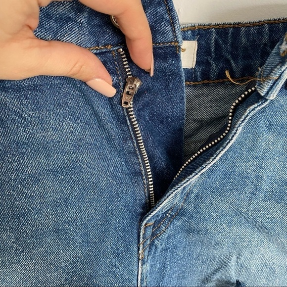❄️ Forever21 Jean Shorts [broken zipper]​​​​​ - Picture 4 of 7